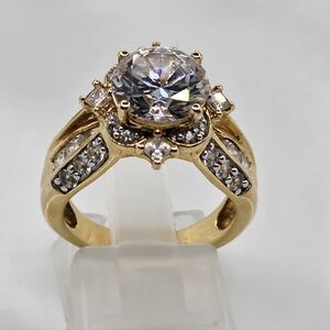 Victoria Wieck Sparkling Absolute Bridge Ring